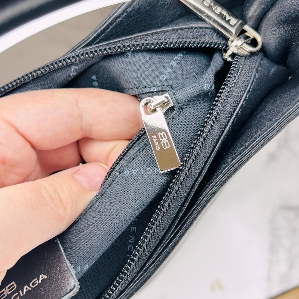 Balenciaga Black Leather‎ Women’s Shoulder Bag Luxury Designer - Picture 11 of 11